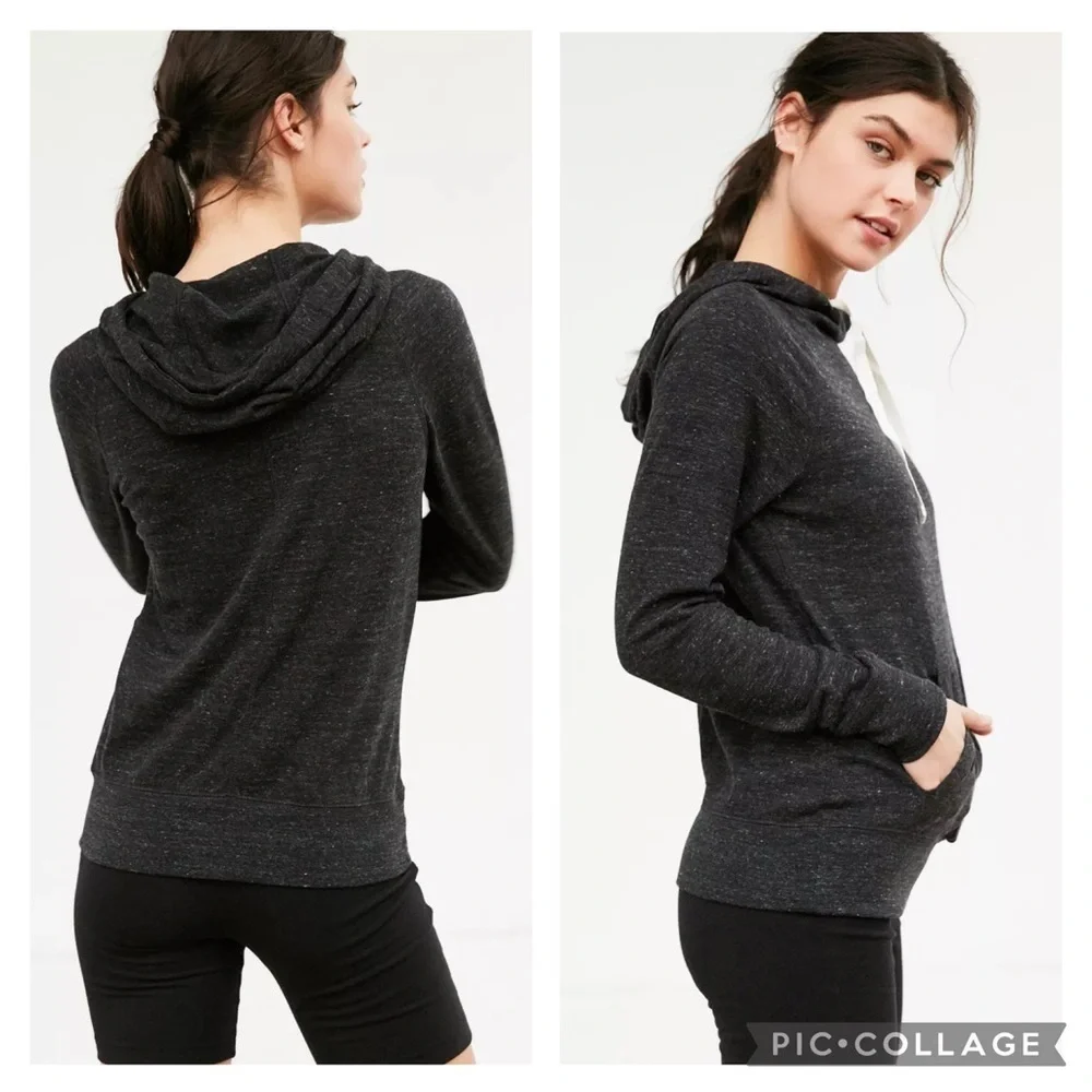 Nike Vintage Gym Long Sleeve Hooded Shirt Women’s size medium